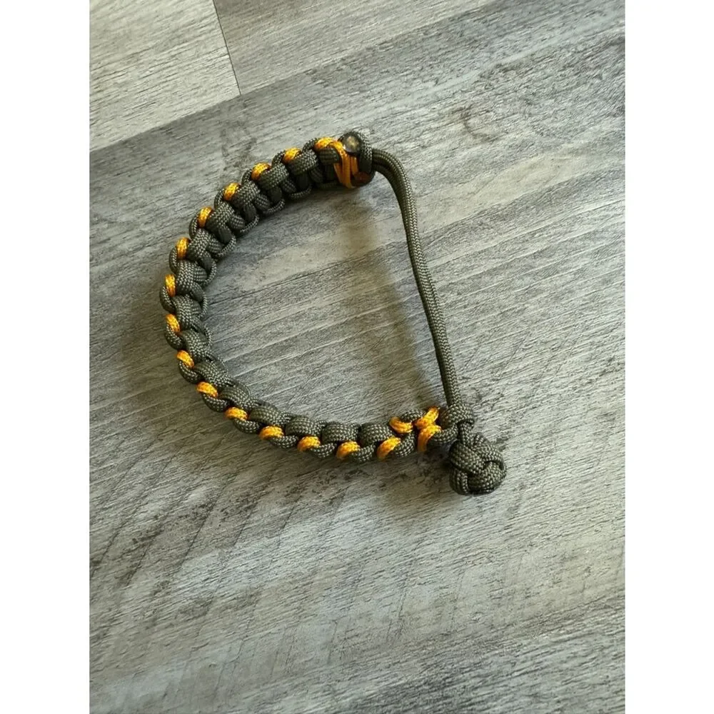 Handmade paracord bracelet
